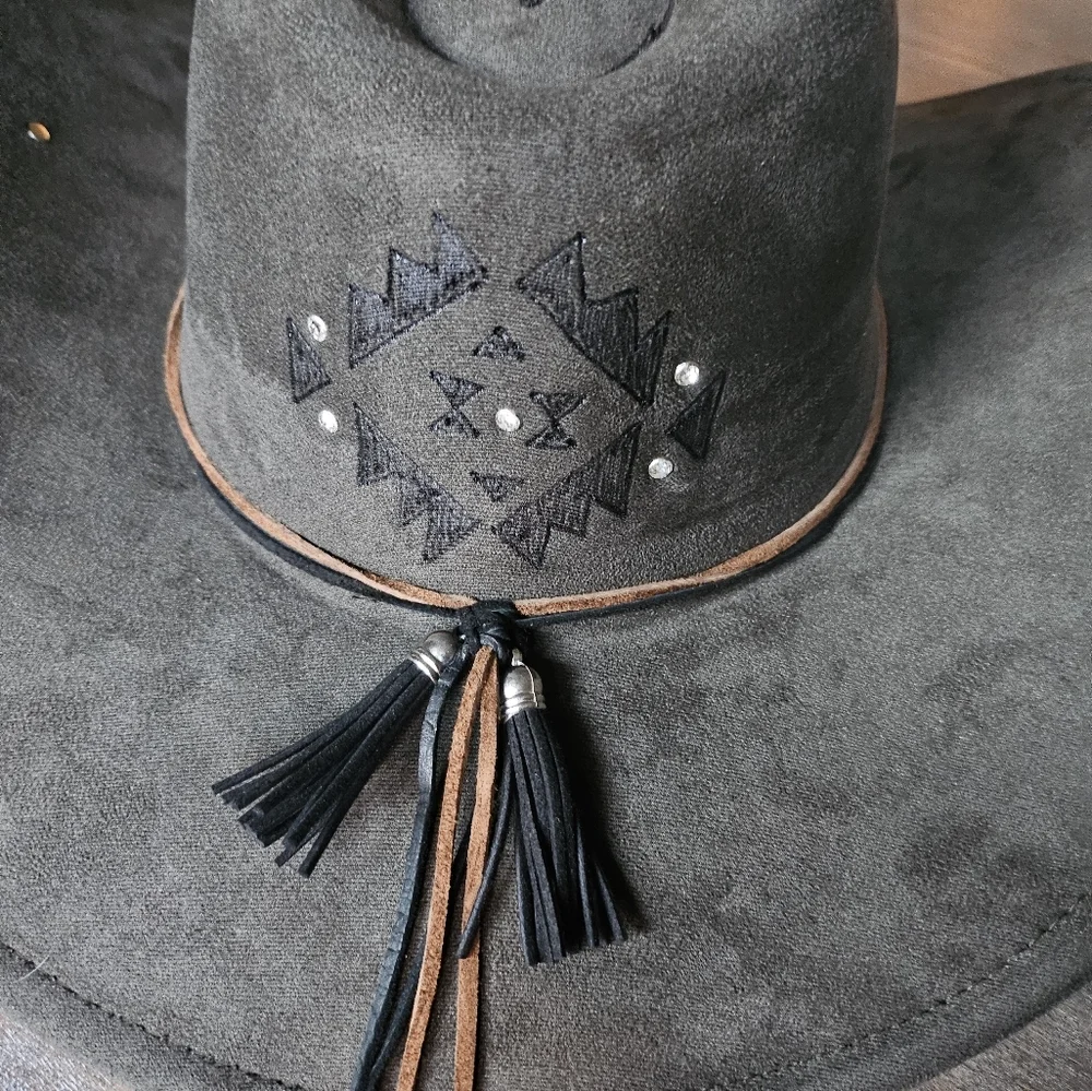 NWT Olive green hand burned cattleman's suede cowboy hat